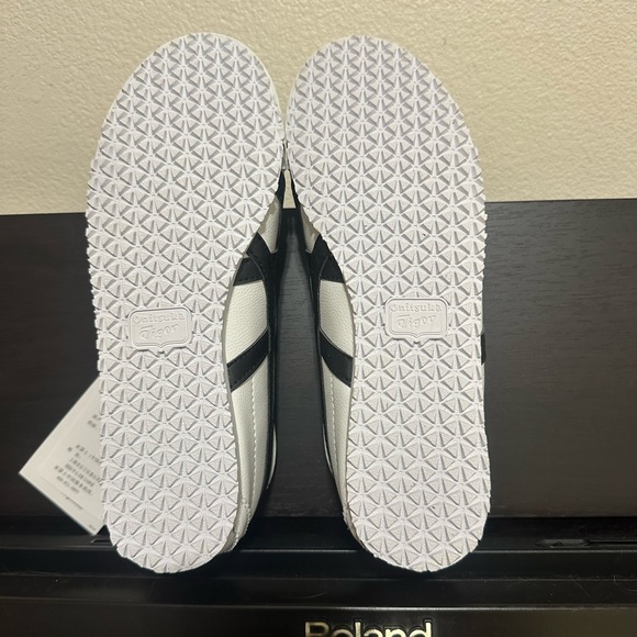 Onitsuka Tiger by Asics White and Black Casual Shoes - Picture 7 of 14